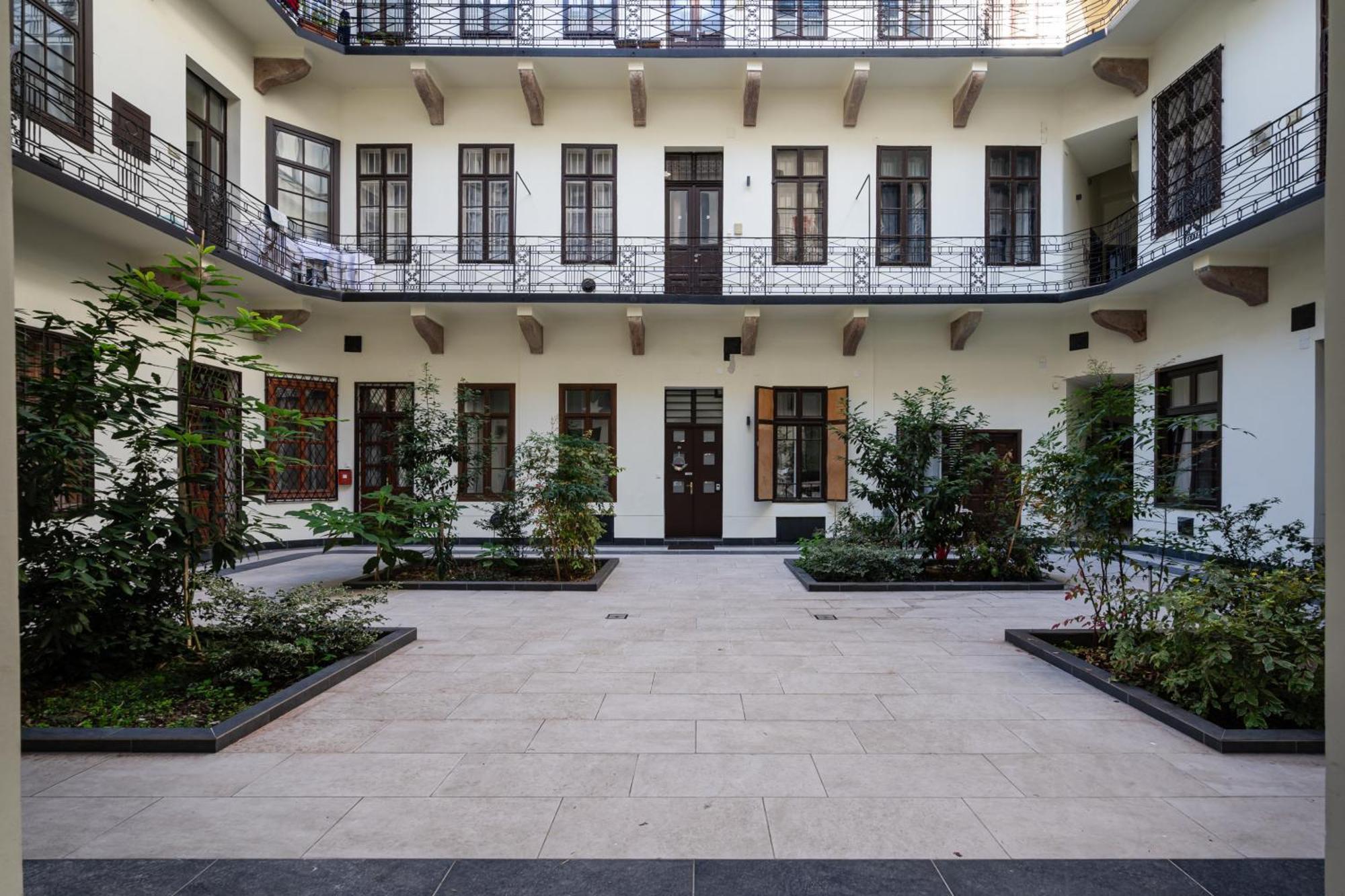 Kiraly 44 Luxury Apartment With Free Parking Budapest Eksteriør bilde